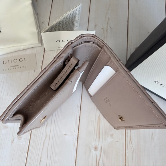 Gucci GG Marmont Small Wallet Taupe - Picture 8 of 10